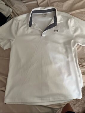 Under Armour Men’s White Polo with Gray Contrast Collar